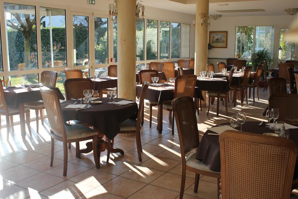 Logis Hotel Les Cimes Argeles-Gazost ภายนอก รูปภาพ